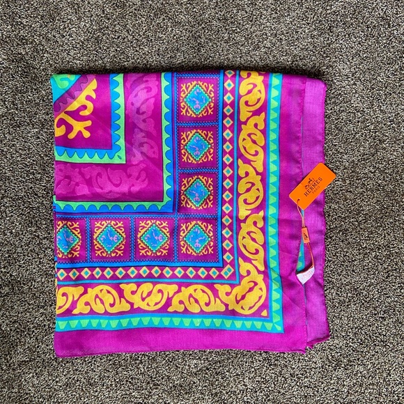 Hermes Accessories - NWT Hermes Multi Colored Patterned Scarf